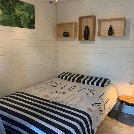 Le Chalet Au Bord Des Pistes Cyclables Sainte-Helene  Екстериор снимка