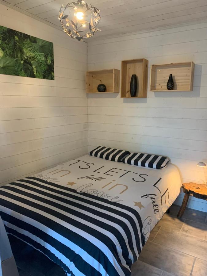 Le Chalet Au Bord Des Pistes Cyclables Sainte-Helene  Екстериор снимка